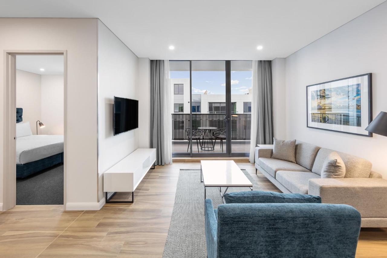 Meriton Suites Coward Street, Mascot Sidney Dış mekan fotoğraf A typical apartment at the hotel