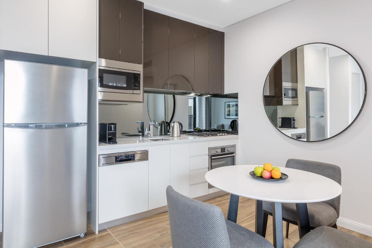 Meriton Suites Coward Street, Mascot Sidney Dış mekan fotoğraf A kitchen in a typical apartment