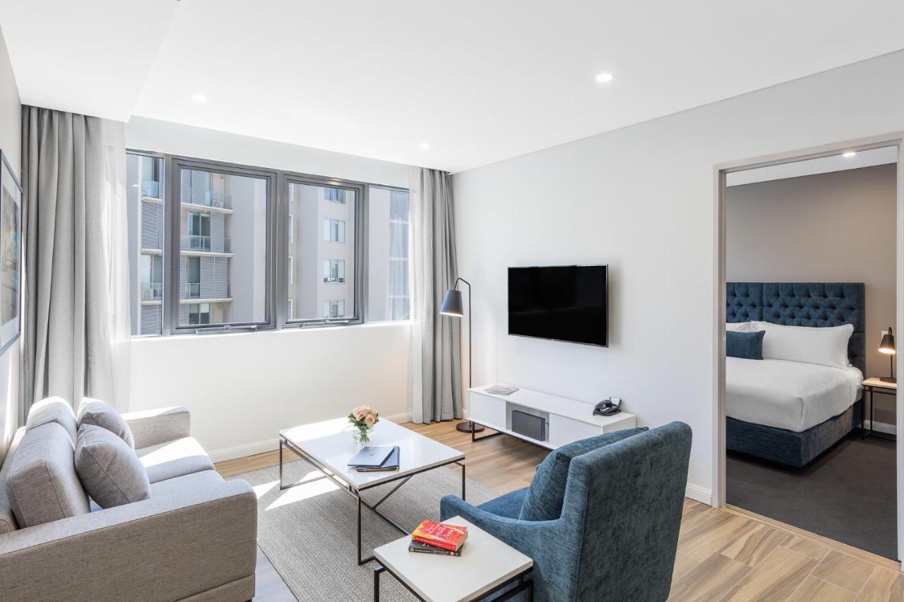 Meriton Suites Coward Street, Mascot Sidney Dış mekan fotoğraf A two-bedroom apartment at the hotel